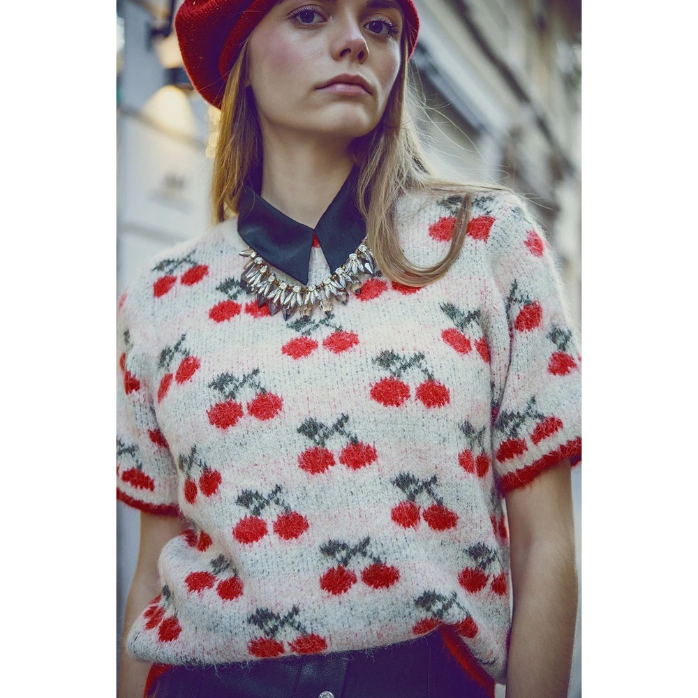 Ecru sweater with cherry print from Q2 exclusive Short Sleeve Size‎ S/M